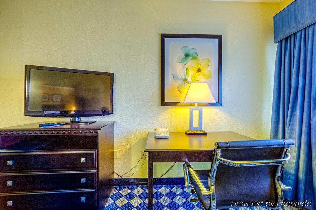 Holiday Inn Columbus North I-270 Worthington Esterno foto