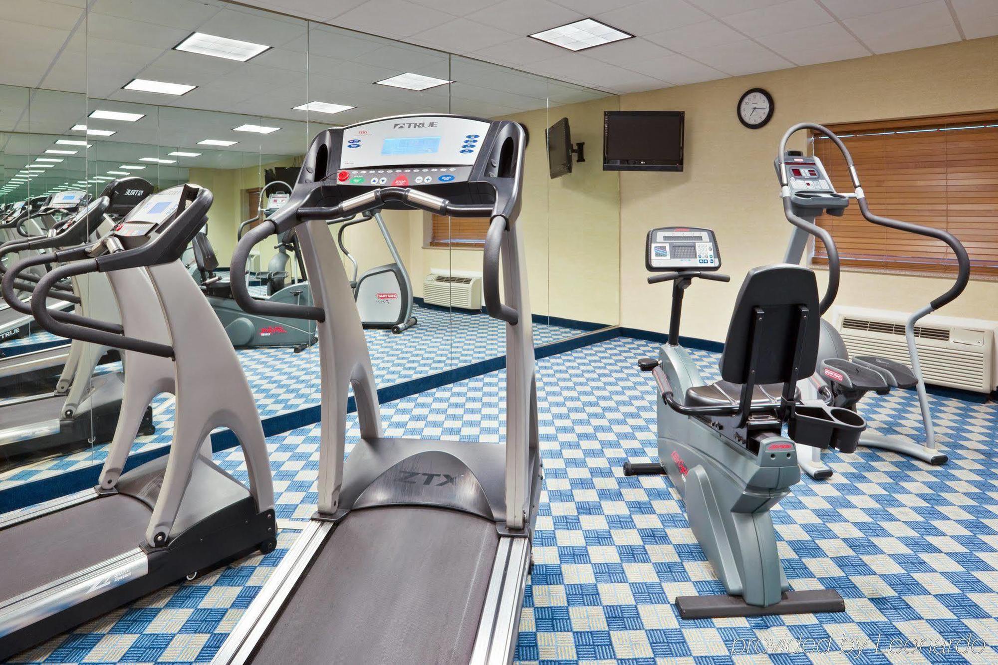 Holiday Inn Columbus North I-270 Worthington Esterno foto